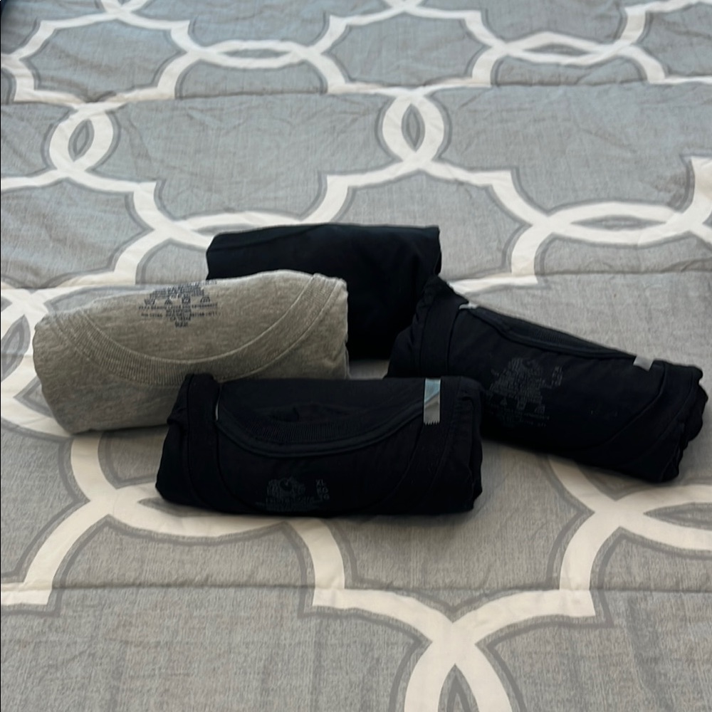 Fruit of the Loom Black and Gray Short Sleeve Tees